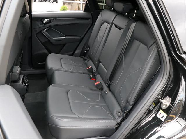 Photo of 2023 Mythos Black Metallic Audi Q3