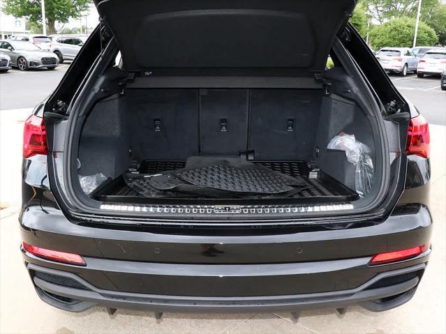 Photo of 2023 Mythos Black Metallic Audi Q3