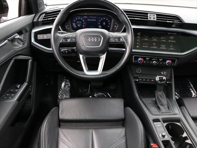 Photo of 2023 Mythos Black Metallic Audi Q3