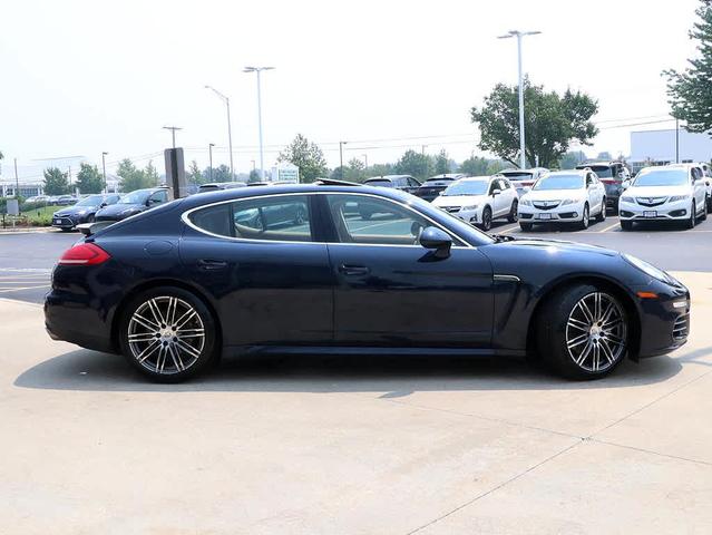 Photo of 2016 Night Blue Metallic Porsche Panamera