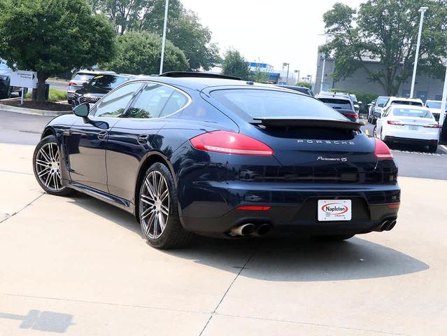 Photo of 2016 Night Blue Metallic Porsche Panamera