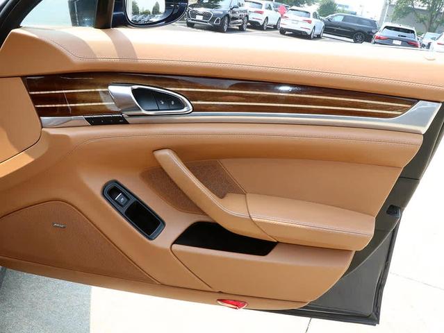 Photo of 2016 Night Blue Metallic Porsche Panamera