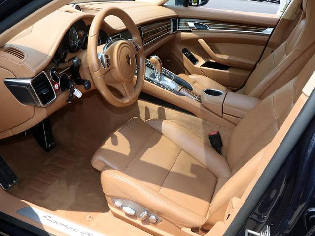 Photo of 2016 Night Blue Metallic Porsche Panamera