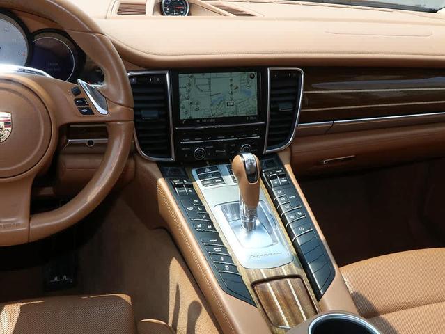 Photo of 2016 Night Blue Metallic Porsche Panamera