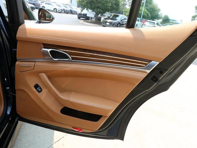 Photo of 2016 Night Blue Metallic Porsche Panamera