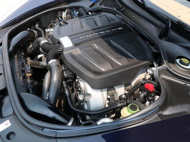 Photo of 2016 Night Blue Metallic Porsche Panamera