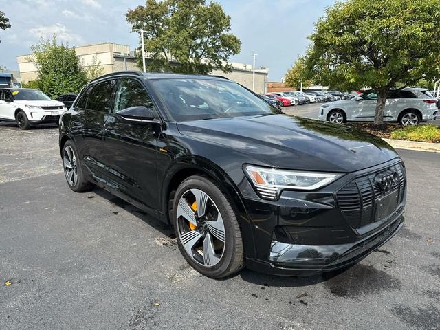 Photo of 2023 Mythos Black Metallic Audi e-tron