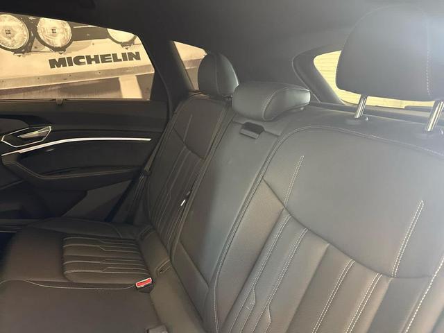 Photo of 2023 NAVARRA BLUE Audi e-tron