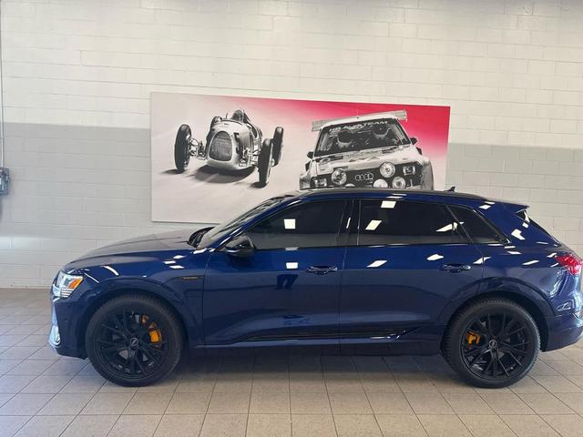 Photo of 2023 NAVARRA BLUE Audi e-tron