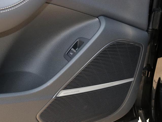 Photo of 2025 MYTHOS BLACK Audi Q7