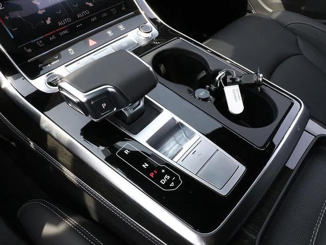 Photo of 2025 MYTHOS BLACK Audi Q7