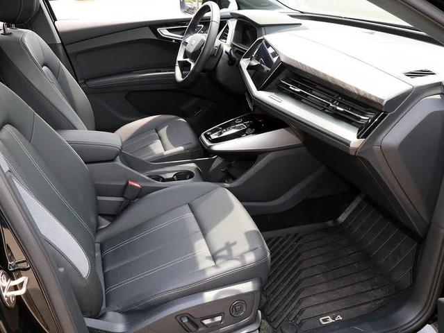 Photo of 2024 MYTHOS BLACK Audi Q4 e-tron
