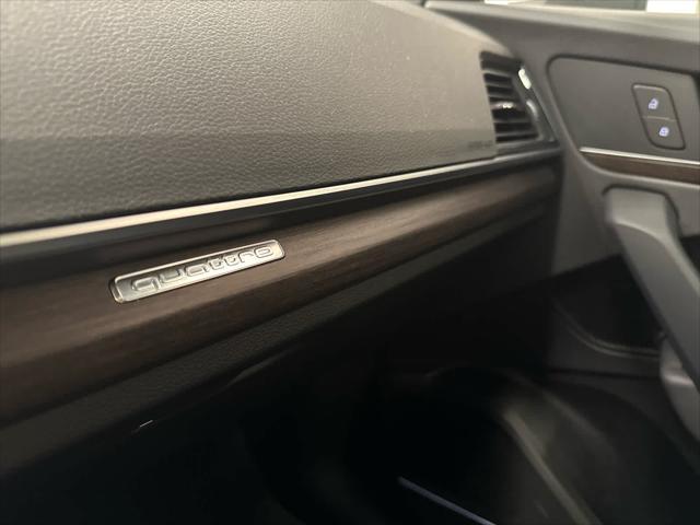 Photo of 2024 Florett Silver Metallic Audi Q5