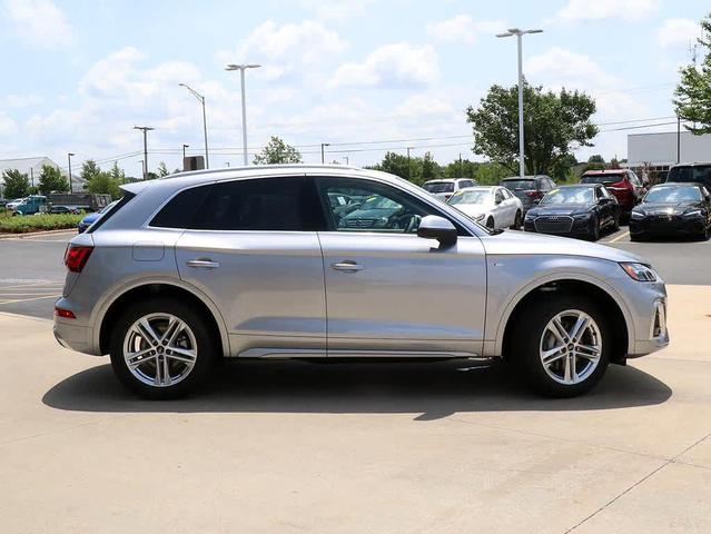 Photo of 2025 FLORETT SILVER Audi Q5