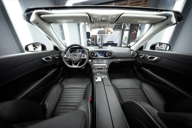 Photo of 2020 Mercedes-Benz SL 550
