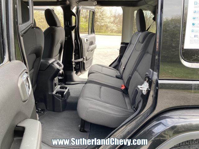 Photo of 2023 Black Clearcoat Jeep Wrangler