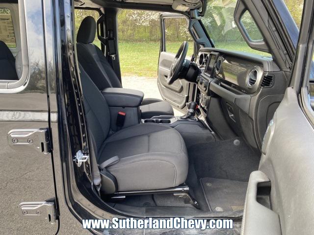Photo of 2023 Black Clearcoat Jeep Wrangler