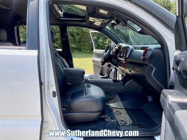 Photo of 2019 Super White Toyota Tacoma