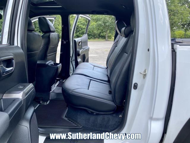 Photo of 2019 Super White Toyota Tacoma