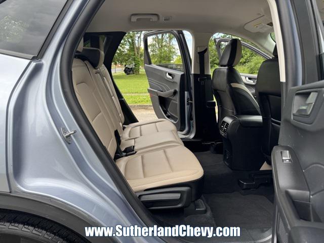 Photo of 2022 Iced Blue Silver Metallic Ford Escape