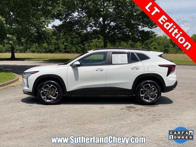 Photo of 2025 Summit White Chevrolet Trax