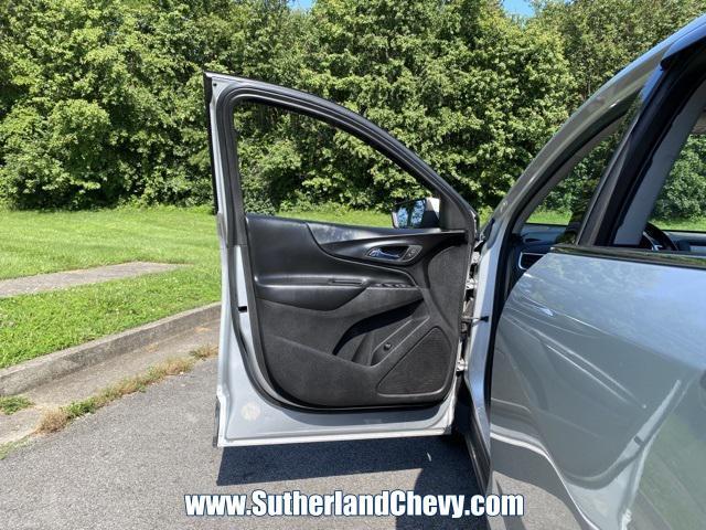 Photo of 2018 Silver Ice Metallic Chevrolet Equinox