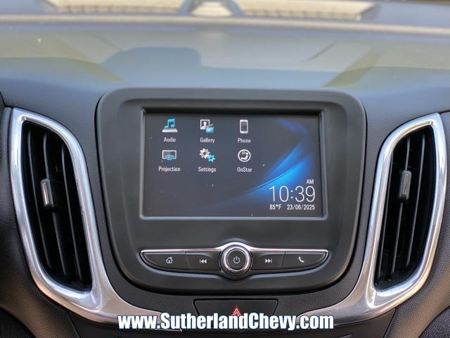 Photo of 2018 Silver Ice Metallic Chevrolet Equinox