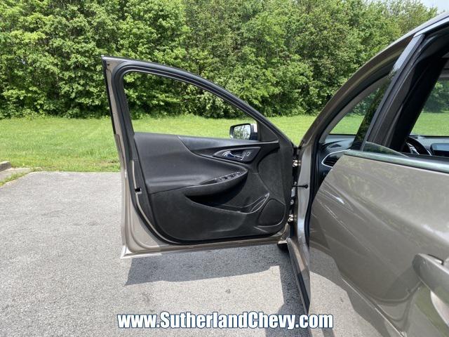 Photo of 2022 Mineral Gray Metallic Chevrolet Malibu