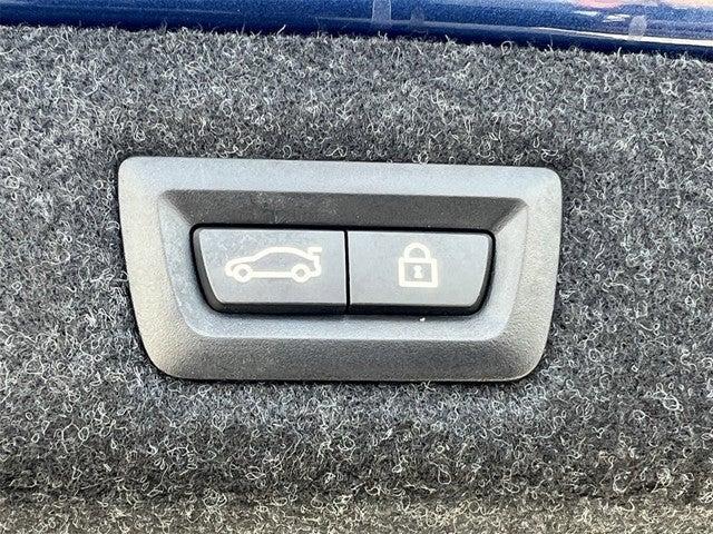 Photo of 2021 Phytonic Blue Metallic BMW 530