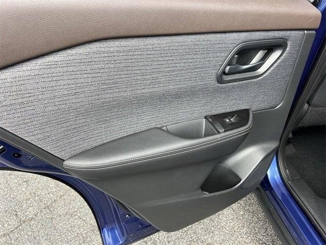 Photo of 2022 Caspian Blue Nissan Rogue