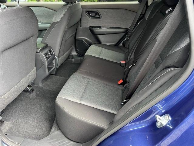 Photo of 2022 Caspian Blue Nissan Rogue