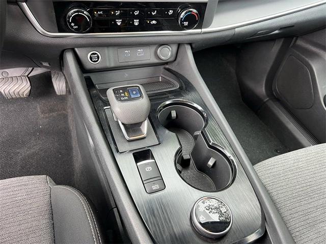 Photo of 2022 Caspian Blue Nissan Rogue