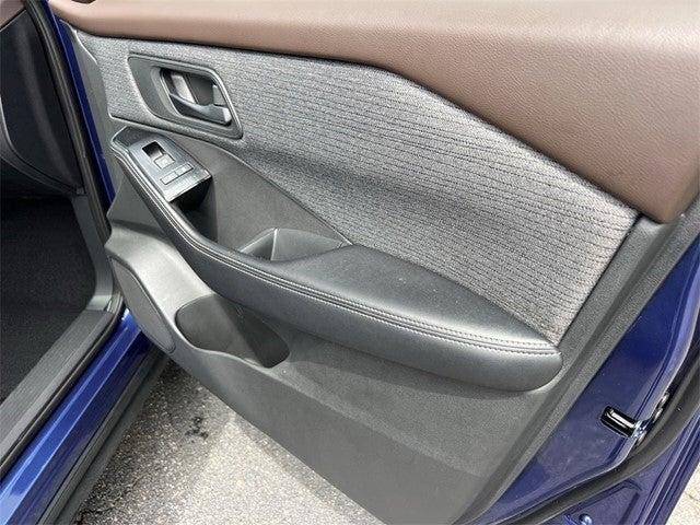 Photo of 2022 Caspian Blue Nissan Rogue