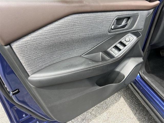 Photo of 2022 Caspian Blue Nissan Rogue