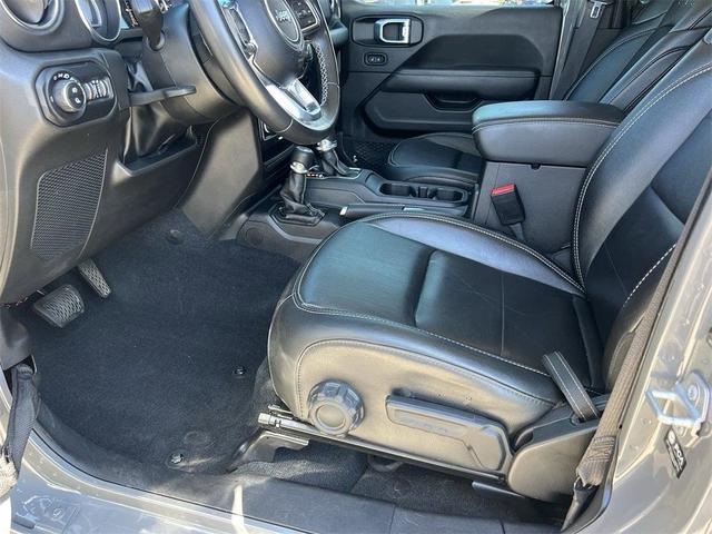 Photo of 2022 Sting Gray Clearcoat Jeep Gladiator