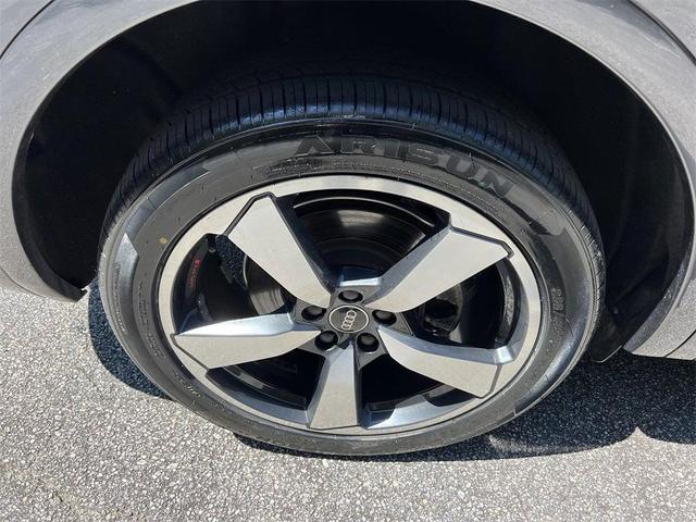 Photo of 2022 Daytona Gray Pearl Effect Audi Q5