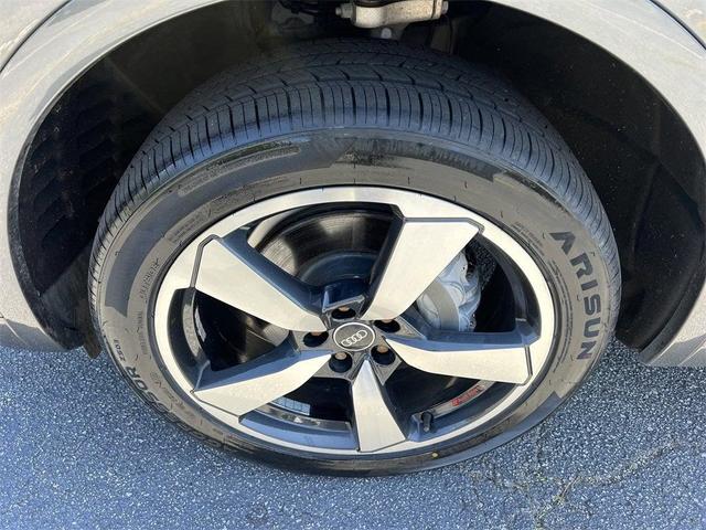 Photo of 2022 Daytona Gray Pearl Effect Audi Q5