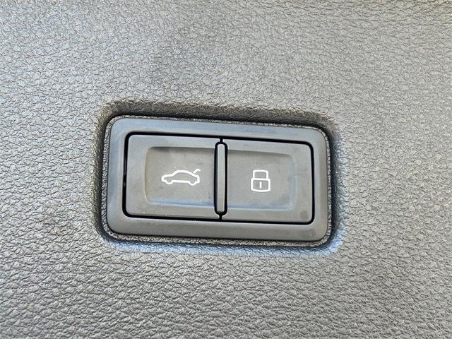 Photo of 2022 Daytona Gray Pearl Effect Audi Q5