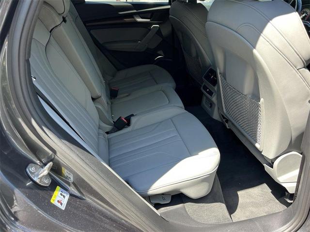 Photo of 2022 Daytona Gray Pearl Effect Audi Q5