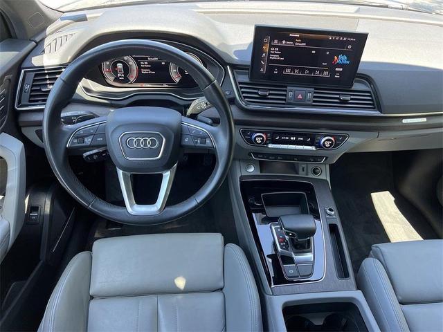 Photo of 2022 Daytona Gray Pearl Effect Audi Q5
