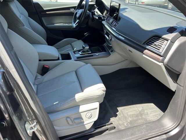 Photo of 2022 Daytona Gray Pearl Effect Audi Q5