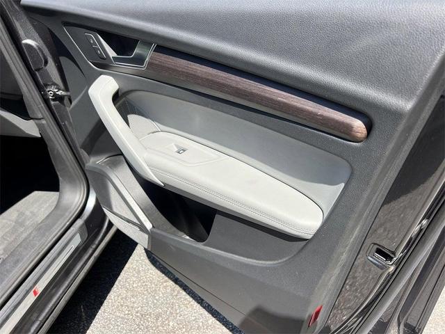 Photo of 2022 Daytona Gray Pearl Effect Audi Q5