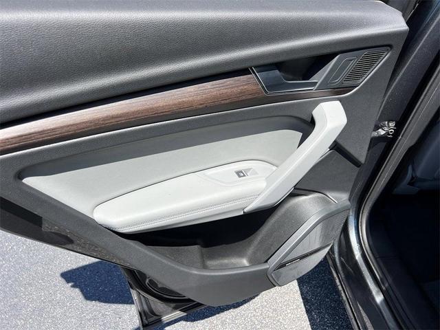 Photo of 2022 Daytona Gray Pearl Effect Audi Q5