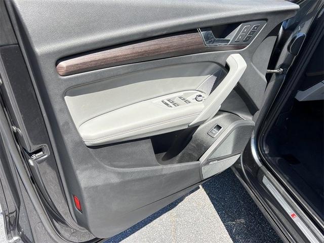 Photo of 2022 Daytona Gray Pearl Effect Audi Q5