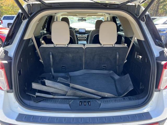 Photo of 2021 White Ford Explorer