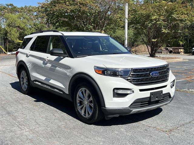 Photo of 2021 White Ford Explorer