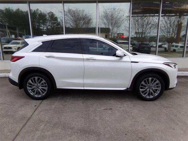 Photo of 2025 Radiant White INFINITI QX50