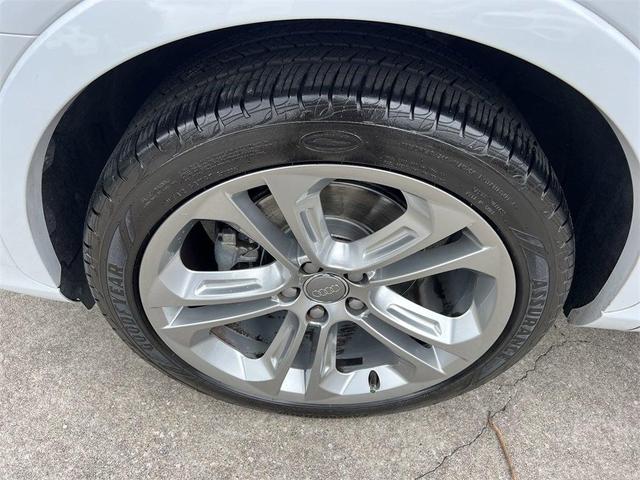 Photo of 2018 Glacier White Metallic Audi Q3