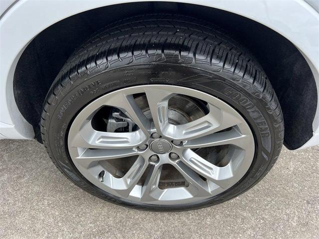 Photo of 2018 Glacier White Metallic Audi Q3