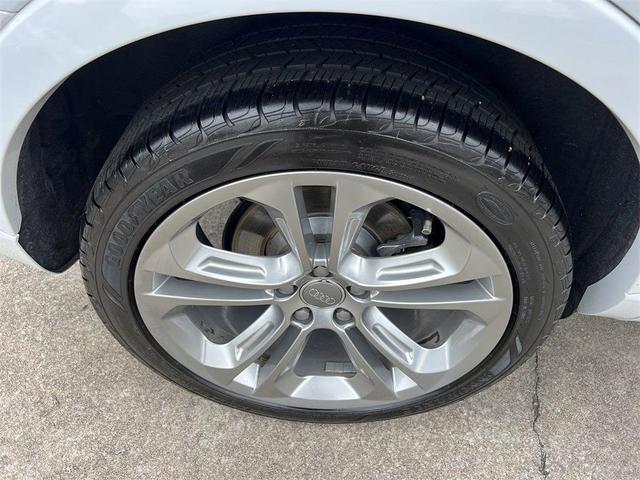 Photo of 2018 Glacier White Metallic Audi Q3
